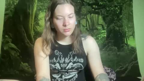 Snapshot of mo0n_goddess chatting on 8, 4, 2026 Misty online show from 8, 4, 2026