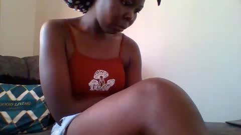 Snapshot of moandollars chatting on 5, 11, 2025 moandollars online show from 5, 11, 2025