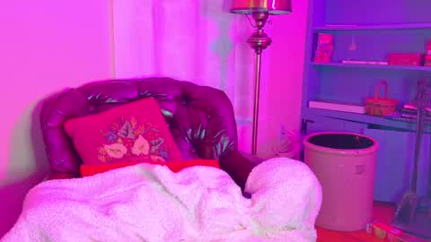 Mocha  BDAY JAN 13  online show from 20, 2, 2025