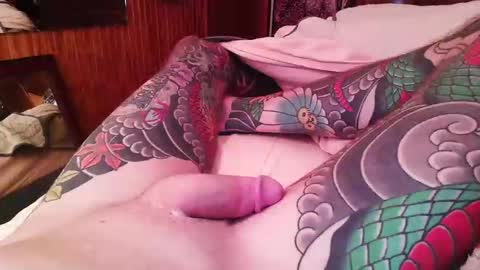 Snapshot of moeron40 chatting on 4, 11, 2025 moeron40 online show from 4, 11, 2025