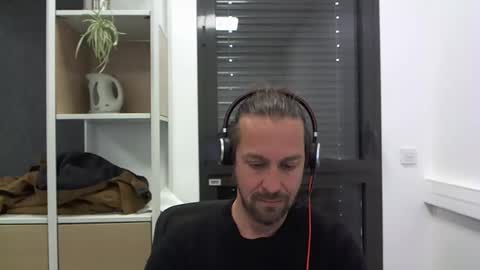 Julien online show from 10, 3, 2025