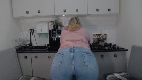 erika online show from 27, 9, 2025