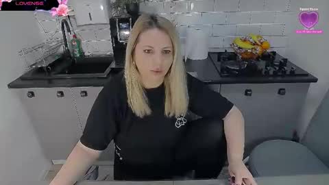 erika online show from 18, 12, 2025