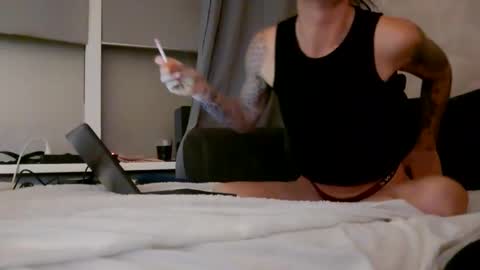 Snapshot of mokkeltje9 chatting on 28, 9, 2025 KinkyCoupleNL online show from 28, 9, 2025