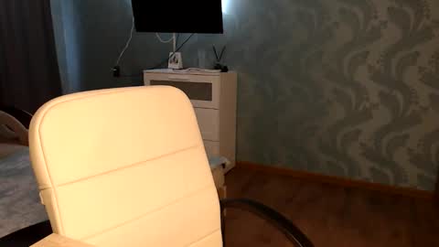 Snapshot of molli_and_tom chatting on 6, 5, 2026 Bitcoin 1P8NuZxsaNsQTx7wJJJ7Ao1mic4nvJPVLC online show from 6, 5, 2026