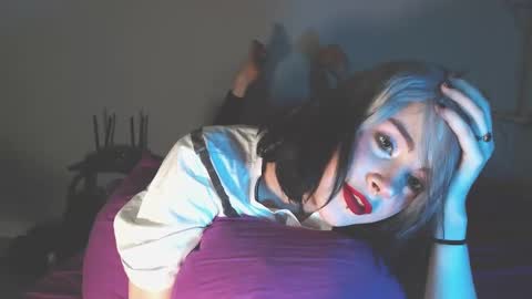 Molly Crow online show from 8, 12, 2024