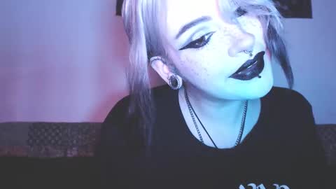 Molly Crow online show from 13, 2, 2025