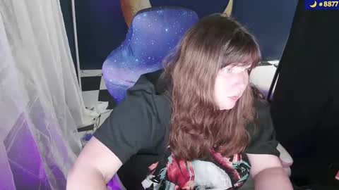 Snapshot of molly_moons chatting on 10, 10, 2025 molly_moons online show from 10, 10, 2025