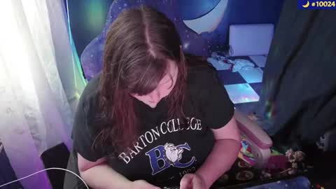 Snapshot of molly_moons chatting on 16, 10, 2025 molly_moons online show from 16, 10, 2025
