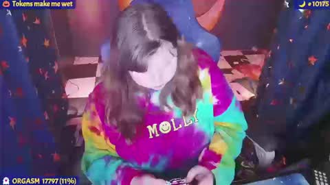 Snapshot of molly_moons chatting on 18, 10, 2025 molly_moons online show from 18, 10, 2025