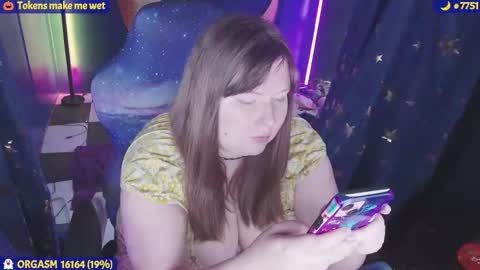 Snapshot of molly_moons chatting on 23, 10, 2025 molly_moons online show from 23, 10, 2025