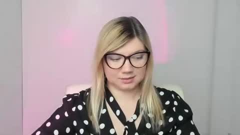 Molly online show from 22, 10, 2025