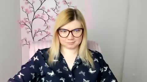 Molly online show from 28, 4, 2026