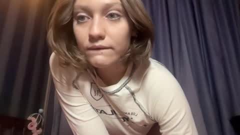 molly_poly online show from 19, 12, 2025