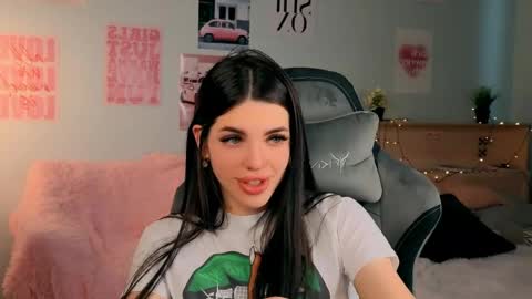 Snapshot of molly_rettyy chatting on 11, 4, 2026 Molly online show from 11, 4, 2026
