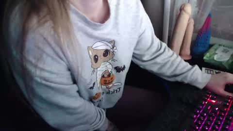 Snapshot of molly_royse chatting on 29, 6, 2026 I have new photos come and see with love Molly online show from 29, 6, 2026