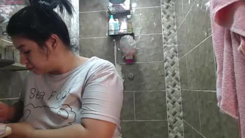 Molly online show from 6, 1, 2025