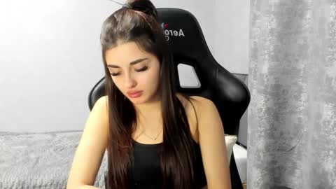 Snapshot of molly_ww chatting on 22, 12, 2025 Molly online show from 22, 12, 2025