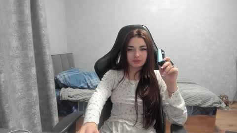 Snapshot of molly_ww chatting on 1, 3, 2026 Molly online show from 1, 3, 2026