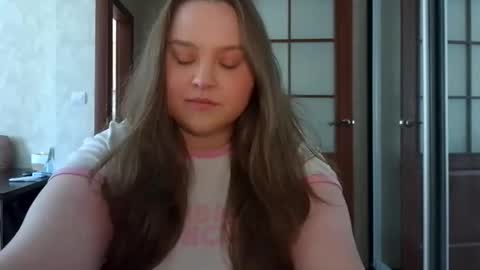 Snapshot of mollyas chatting on 22, 9, 2025 Alice online show from 22, 9, 2025