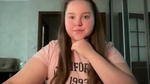 Snapshot of mollyas chatting on 16, 10, 2025 Alice online show from 16, 10, 2025