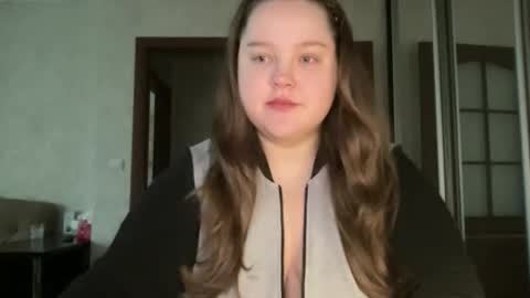 Snapshot of mollyas chatting on 21, 10, 2025 Alice online show from 21, 10, 2025