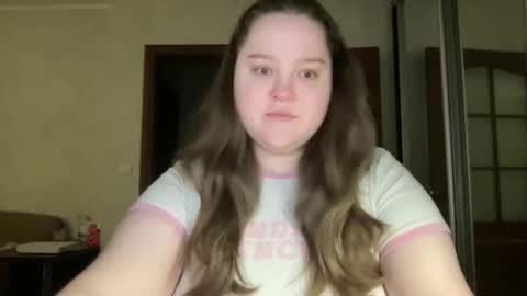 Snapshot of mollyas chatting on 22, 10, 2025 Alice online show from 22, 10, 2025