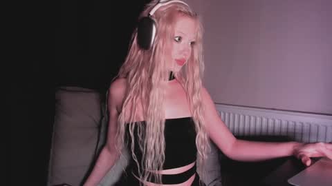 Snapshot of mollycodle chatting on 26, 1, 2025 Goddess Katherine online show from 26, 1, 2025