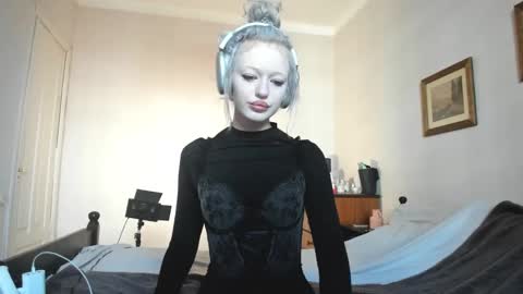 Snapshot of mollycodle chatting on 11, 2, 2025 Goddess Katherine online show from 11, 2, 2025