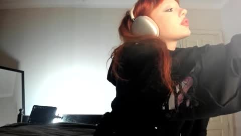 Snapshot of mollycodle chatting on 28, 2, 2025 Goddess Katherine online show from 28, 2, 2025