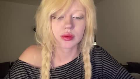 Snapshot of mollycodle chatting on 3, 10, 2025 Goddess Katherine online show from 3, 10, 2025