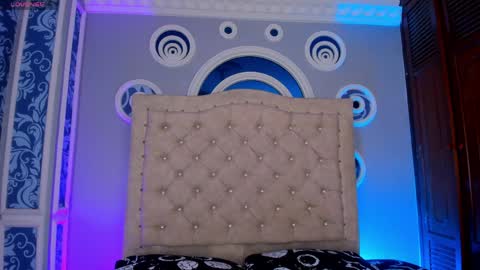 MollyDoll online show from 17, 4, 2026