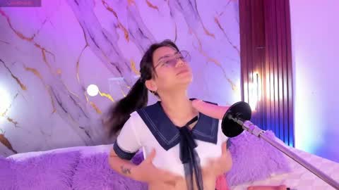 Snapshot of mollylewis18 chatting on 9, 5, 2026 New girl Emily Valentina Michelle online show from 9, 5, 2026