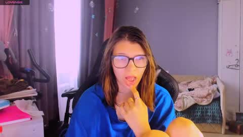  KIRA  online show from 6, 5, 2026