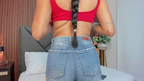 mollylove_ online show from 2, 5, 2026