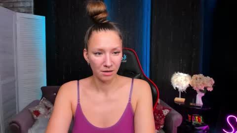 hi im Molly heregreat boobs big heart  warm pussy  online show from 29, 11, 2025