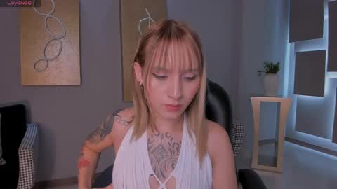 Molly Sunders online show from 4, 5, 2026