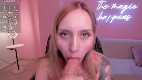 Molly Sunders online show from 26, 6, 2026