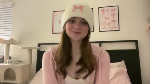 Snapshot of mollyxxxmoon chatting on 14, 2, 2026 Molly Moon online show from 14, 2, 2026