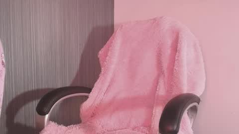 mollyycrystal online show from 3, 10, 2025