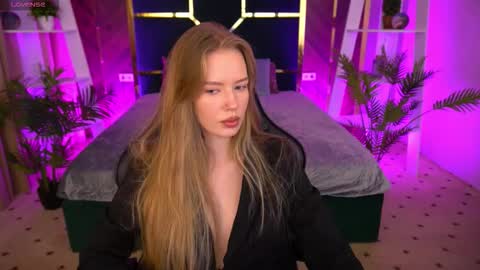 Snapshot of mollyymayy chatting on 16, 1, 2026 mollyymayy online show from 16, 1, 2026