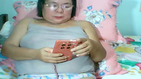 Snapshot of mombastic55 chatting on 3, 7, 2026 mombastic55 online show from 3, 7, 2026