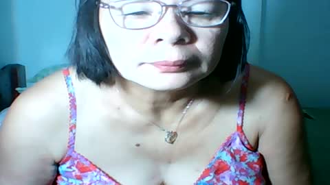 Snapshot of mombastic55 chatting on 23, 7, 2026 mombastic55 online show from 23, 7, 2026