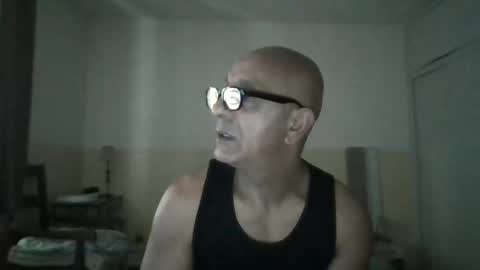 moment71200 online show from 19, 11, 2025