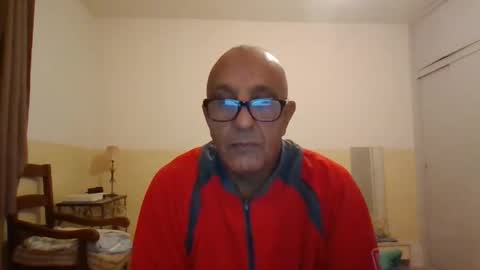 moment71200 online show from 22, 11, 2025