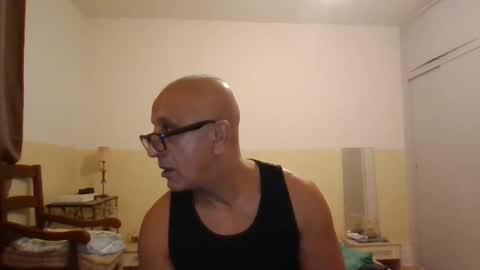 moment71200 online show from 22, 11, 2025