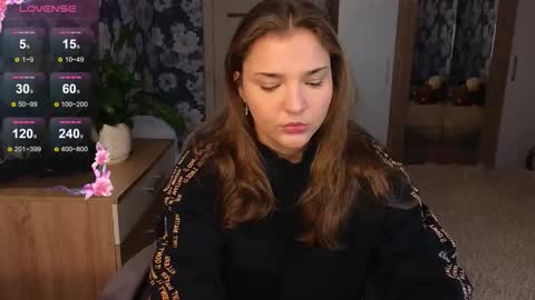 Snapshot of momiji_i chatting on 5, 10, 2025 Leah online show from 5, 10, 2025