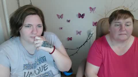 Snapshot of mommy99x chatting on 6, 3, 2025 Mommy99X online show from 6, 3, 2025