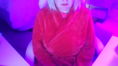 Mommy Julia online show from 2, 5, 2026