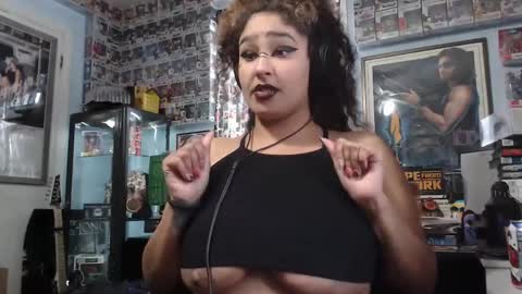 Snapshot of mommybubbles chatting on 13, 2, 2025 Mommy bubbles online show from 13, 2, 2025